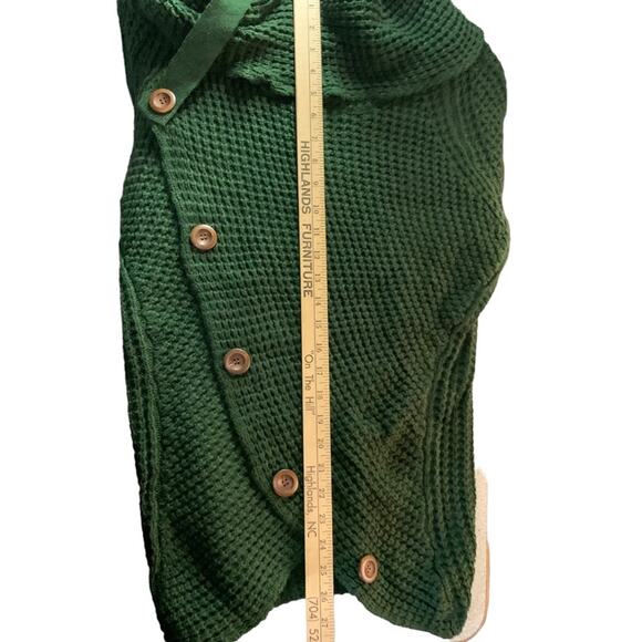 Green Cowl Neck Sweater. - Picture 3 of 9